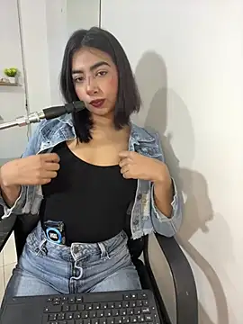 cherry skinnyy  online show from 4, 8, 2026