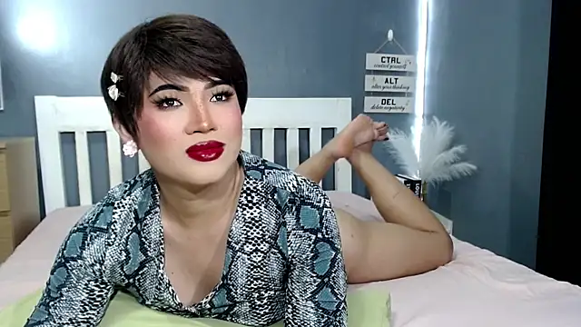 STUCK on YOU  online show from 17, 11, 2025