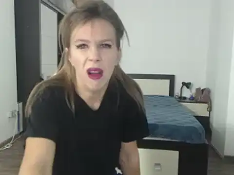 Snapshot of DedeSibel chatting on 14, 2, 2025 DedeSibel online show from 14, 2, 2025