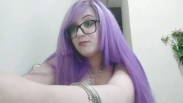 FeliniKatechini online show from 9, 8, 2026