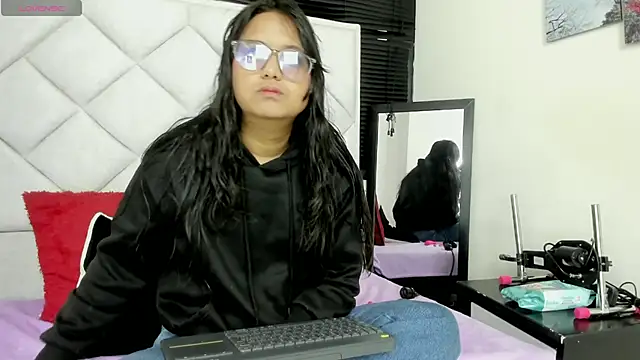 Snapshot of azul_moonn chatting on 5, 8, 2026 azul moonn online show from 5, 8, 2026
