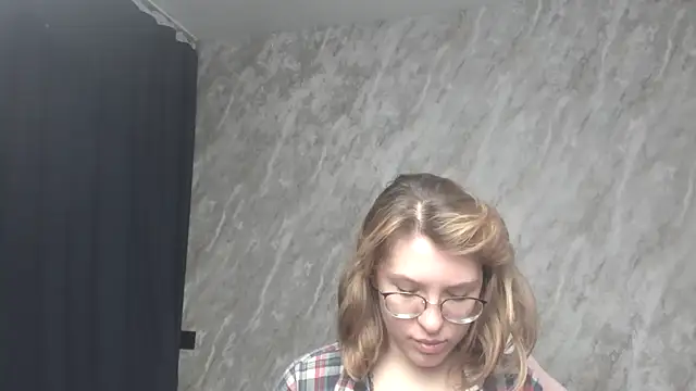 Reginasmilee online show from 21, 1, 2025
