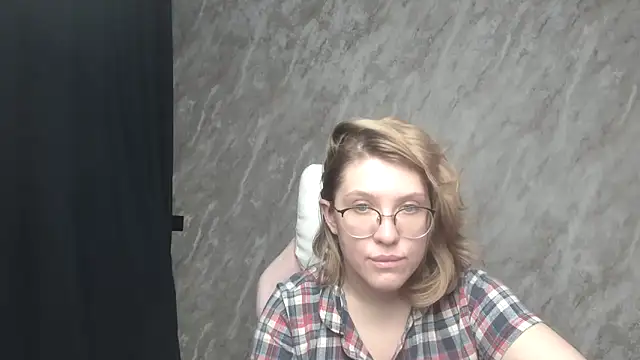 Reginasmilee online show from 21, 1, 2025