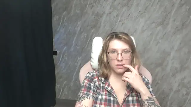 Reginasmilee online show from 21, 1, 2025