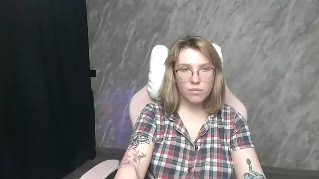 Reginasmilee online show from 22, 1, 2025