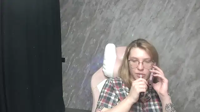 Reginasmilee online show from 22, 1, 2025