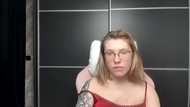 Reginasmilee online show from 27, 1, 2025