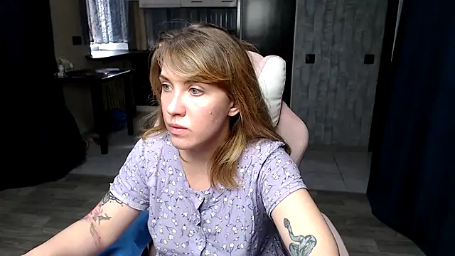 Reginasmilee online show from 22, 9, 2025