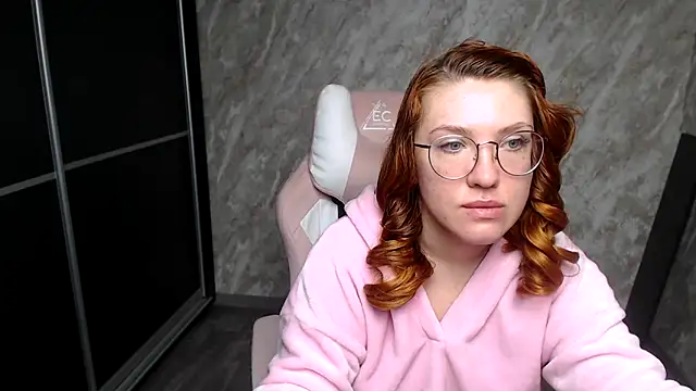 Reginasmilee online show from 3, 3, 2026