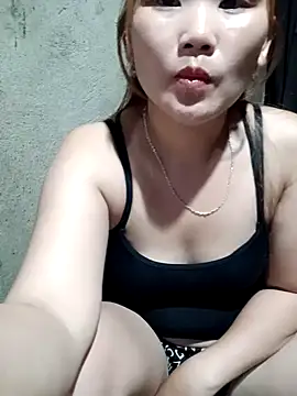 Snapshot of Emma-18h chatting on 28, 6, 2026 Emma-18h online show from 28, 6, 2026