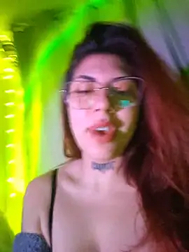 Snapshot of Amyvelvett chatting on 8, 8, 2026 Amyvelvett online show from 8, 8, 2026