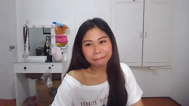 CathleenLaurole online show from 30, 6, 2026