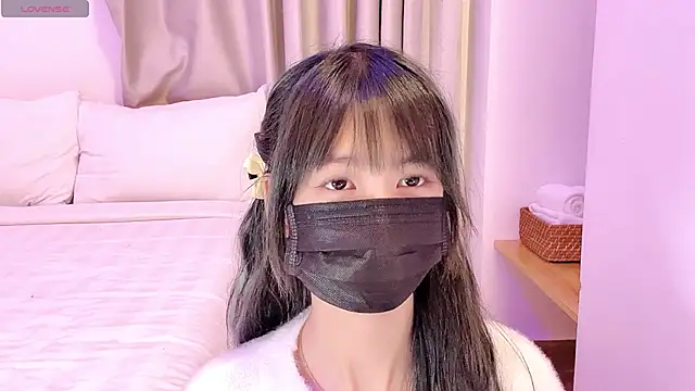 Snapshot of Your-Sunshinee chatting on 5, 7, 2026 Your-Sunshinee online show from 5, 7, 2026