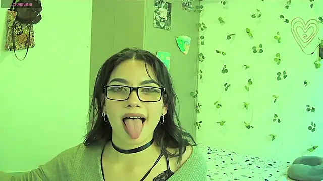 Sofii Wasshington online show from 5, 8, 2026
