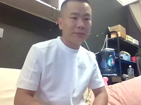 Snapshot of guan12366 chatting on 6, 7, 2026 guan12366 online show from 6, 7, 2026
