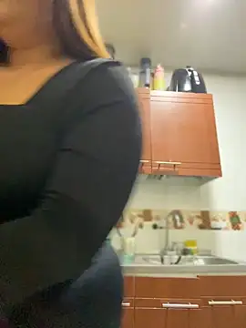 Snapshot of AliceStarshine chatting on 4, 2, 2025 AliceStarshine online show from 4, 2, 2025