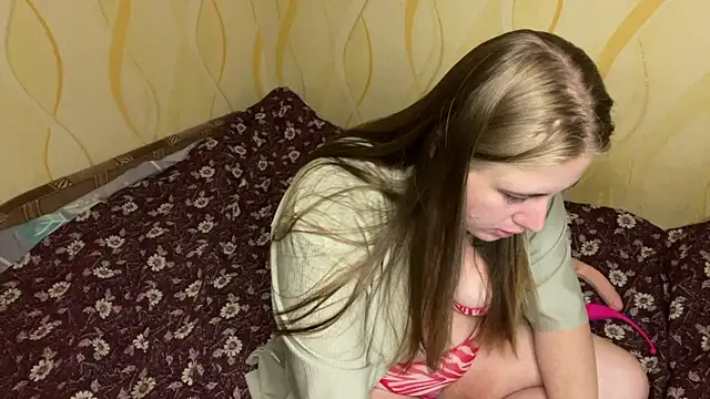 Snapshot of alina_bels chatting on 4, 7, 2026 alina bels online show from 4, 7, 2026