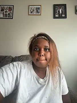Snapshot of CurvySirenn chatting on 17, 7, 2026 CurvySirenn online show from 17, 7, 2026