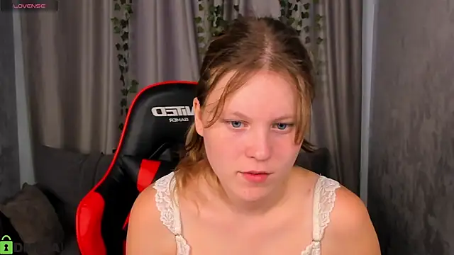 Snapshot of Peggy_Hun1t chatting on 7, 7, 2026 Peggy Hun1t online show from 7, 7, 2026