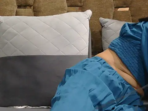 Snapshot of DesiQueenLive chatting on 6, 7, 2026 DesiQueenLive online show from 6, 7, 2026