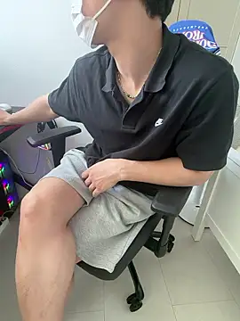 Snapshot of kr_hotguy1 chatting on 8, 7, 2026 kr hotguy1 online show from 8, 7, 2026