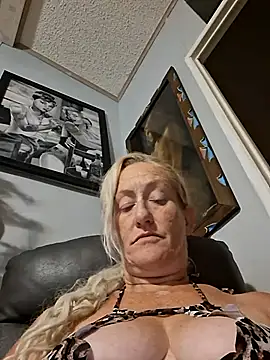 GoldieRoxxIt8808 online show from 30, 7, 2026