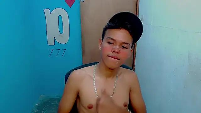Snapshot of Harry_lov77 chatting on 11, 7, 2026 Harry lov77 online show from 11, 7, 2026