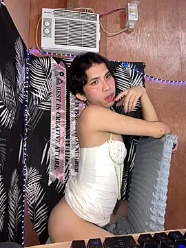 Snapshot of UrasianFemboy chatting on 14, 7, 2026 UrasianFemboy online show from 14, 7, 2026