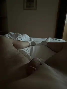 Hornygoodboy19 online show from 15, 7, 2026