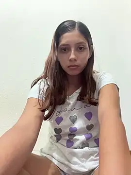 Snapshot of fabiola8397 chatting on 7, 8, 2026 fabiola8397 online show from 7, 8, 2026