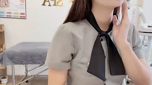 Snapshot of Katy_Bae chatting on 11, 11, 2025 Katy Bae online show from 11, 11, 2025