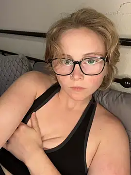 Kat peachyy26 online show from 29, 7, 2026
