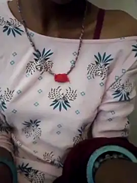 Snapshot of riya_rao12 chatting on 2, 8, 2026 riya rao12 online show from 2, 8, 2026