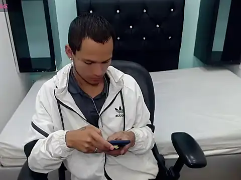 Snapshot of dimon_mael chatting on 30, 7, 2026 dimon mael online show from 30, 7, 2026
