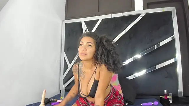 Chloe xht online show from 28, 7, 2026