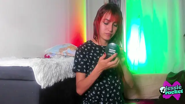 jessierocketx online show from 16, 12, 2025