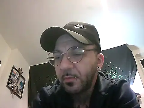 Snapshot of MagicStickBoy chatting on 25, 3, 2026 MagicStickBoy online show from 25, 3, 2026