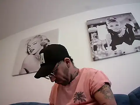 Snapshot of MagicStickBoy chatting on 10, 4, 2026 MagicStickBoy online show from 10, 4, 2026