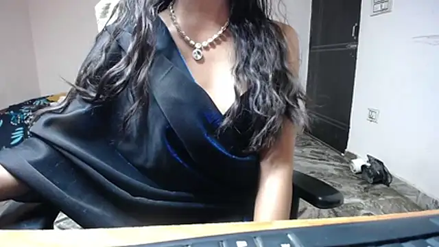 Lyra luxe online show from 2, 8, 2026