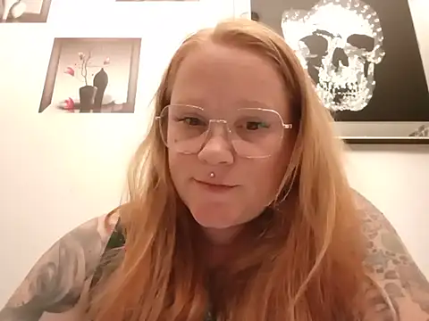 Snapshot of TinkTink87 chatting on 3, 8, 2026 TinkTink87 online show from 3, 8, 2026