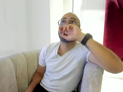 Thiago Sins online show from 3, 8, 2026