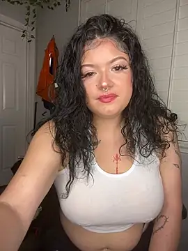 Snapshot of WeluvyouKarma chatting on 3, 8, 2026 WeluvyouKarma online show from 3, 8, 2026