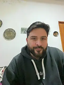 Snapshot of leonidaslechero chatting on 5, 8, 2026 leonidaslechero online show from 5, 8, 2026