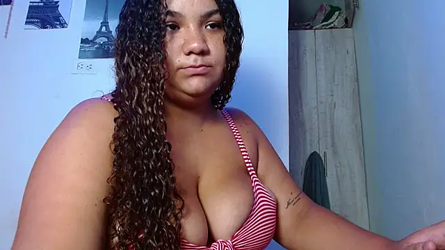 Snapshot of Bombom__hot chatting on 6, 8, 2026 Bombom hot online show from 6, 8, 2026