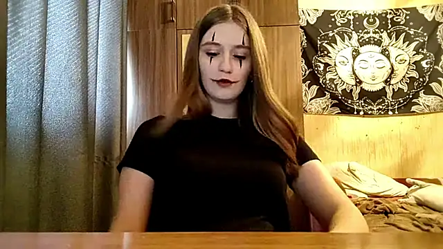 Snapshot of DanicaMazon chatting on 7, 8, 2026 DanicaMazon online show from 7, 8, 2026