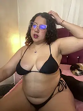 Snapshot of shara_ chatting on 20, 12, 2024 shara  online show from 20, 12, 2024