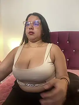 Snapshot of shara_ chatting on 22, 1, 2025 shara  online show from 22, 1, 2025
