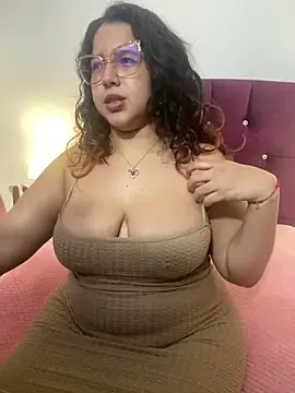 Snapshot of shara_ chatting on 28, 2, 2025 shara  online show from 28, 2, 2025