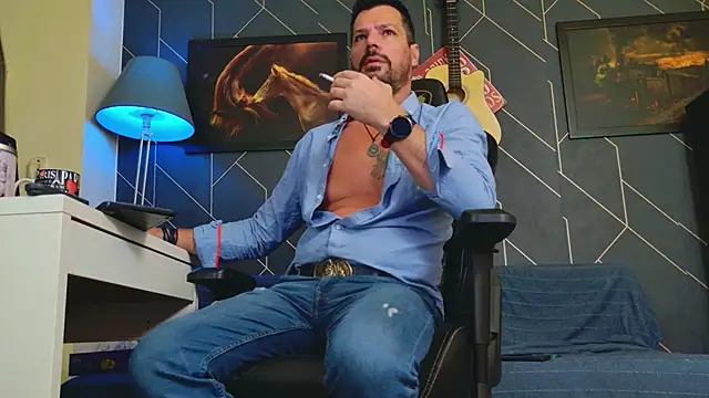 Snapshot of ChrisKox chatting on 21, 10, 2025 ChrisKox online show from 21, 10, 2025
