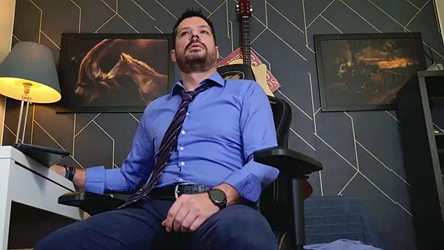 Snapshot of ChrisKox chatting on 28, 10, 2025 ChrisKox online show from 28, 10, 2025